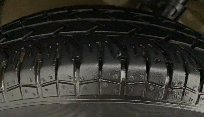 2021 Maruti Swift Dzire TOUR S-CNG (O), CNG, Manual, 23,454 km, Right Rear Tyre Tread