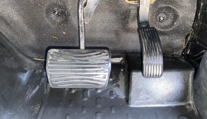 2023 Mahindra Thar LX P 2WD AT HT, Petrol, Automatic, 14,561 km, Pedals