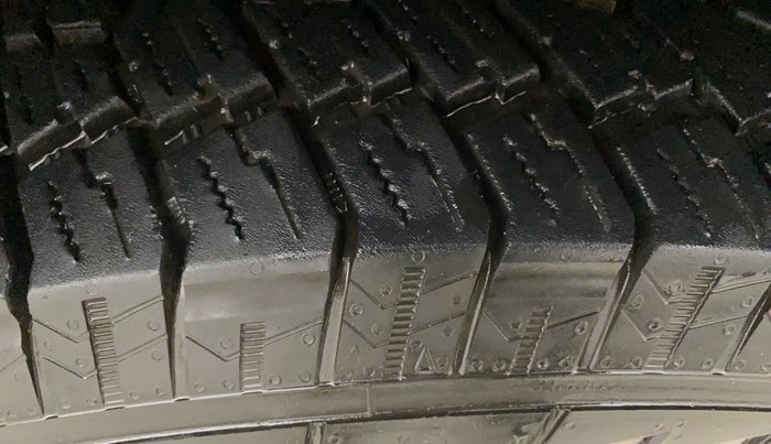 2023 Mahindra Thar LX P 2WD AT HT, Petrol, Automatic, 14,561 km, Right Front Tyre Tread