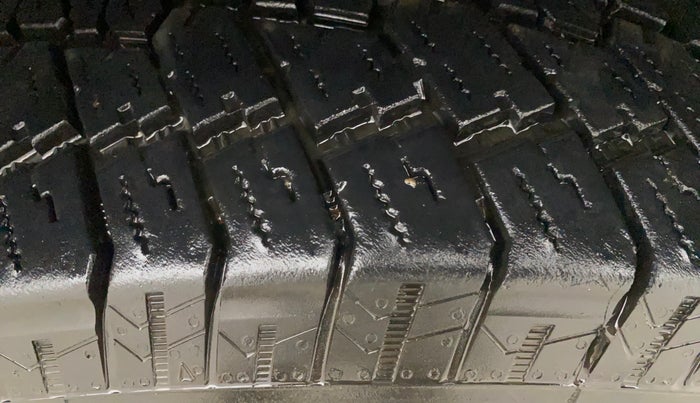 2023 Mahindra Thar LX P 2WD AT HT, Petrol, Automatic, 14,561 km, Left Rear Tyre Tread