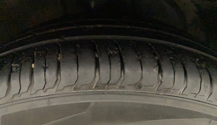 2021 Hyundai NEW I20 ASTA (O) 1.0 TURBO GDI DCT, Petrol, Automatic, 20,339 km, Right Front Tyre Tread