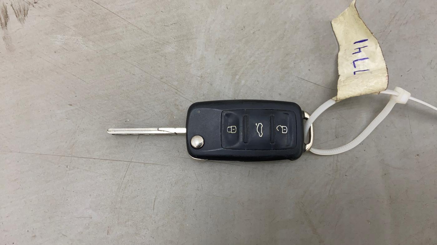 2021 Volkswagen Vento HIGHLINE PLUS 1.0L TSI AT, Petrol, Automatic, 68,261 km, Key Close Up
