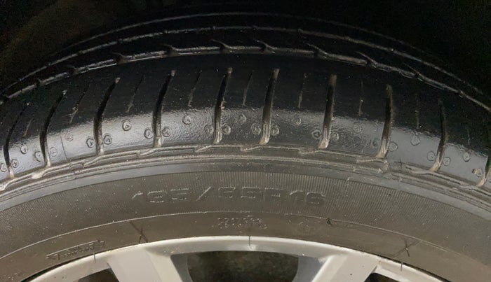2021 Volkswagen Vento HIGHLINE PLUS 1.0L TSI AT, Petrol, Automatic, 67,711 km, Right Front Tyre Tread