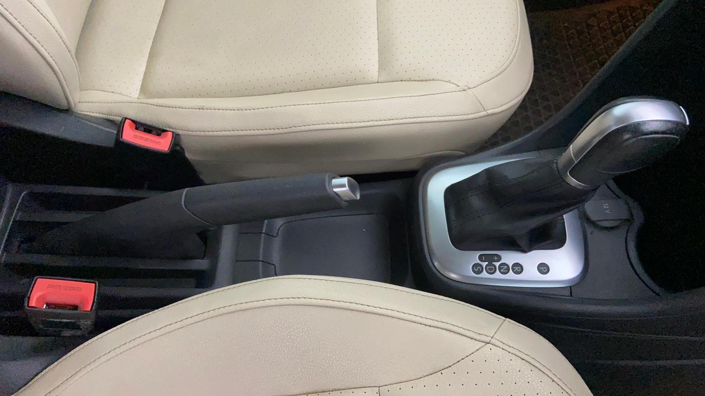 2021 Volkswagen Vento HIGHLINE PLUS 1.0L TSI AT, Petrol, Automatic, 68,261 km, Gear Lever