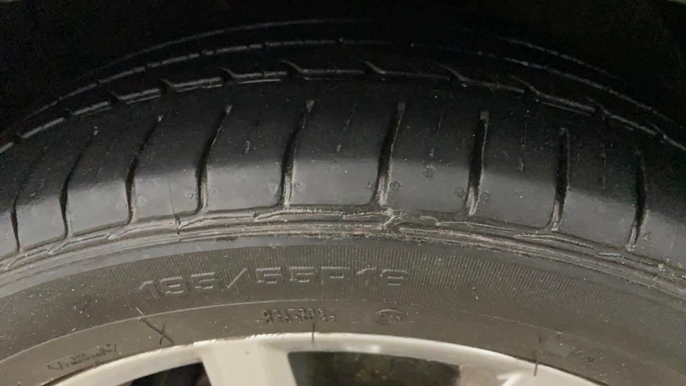 2021 Volkswagen Vento HIGHLINE PLUS 1.0L TSI AT, Petrol, Automatic, 68,261 km, Left Front Tyre Tread