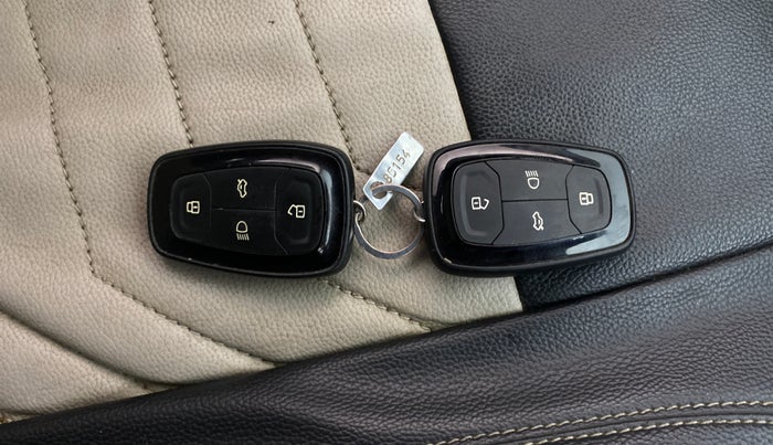 2022 Tata ALTROZ XZ PETROL, Petrol, Manual, 42,232 km, Key Close Up
