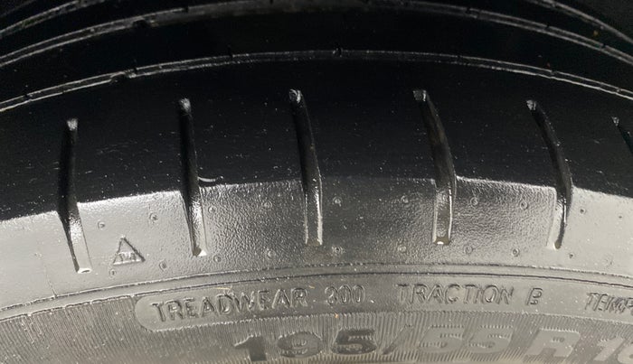 2022 Tata ALTROZ XZ PETROL, Petrol, Manual, 42,232 km, Right Front Tyre Tread