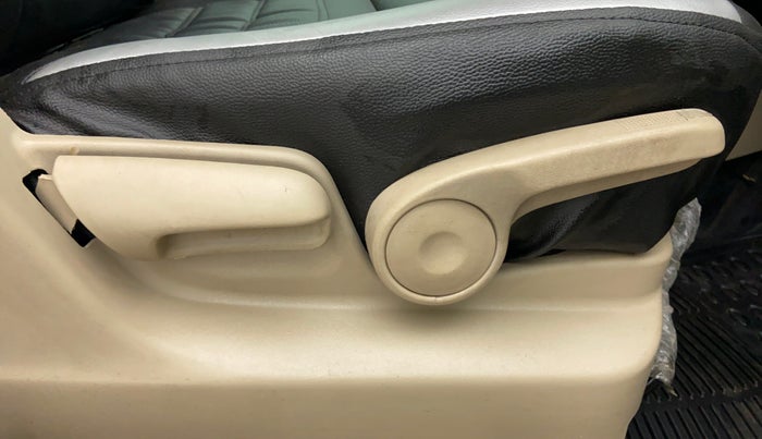 2017 Maruti Ertiga ZDI PLUS SHVS, Diesel, Manual, 83,971 km, Driver Side Adjustment Panel