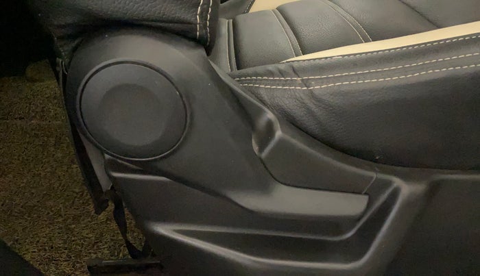 2020 Maruti New Wagon-R LXI CNG 1.0, CNG, Manual, 48,321 km, Driver Side Adjustment Panel