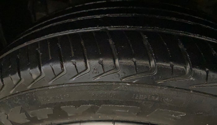 2020 Maruti New Wagon-R LXI CNG 1.0, CNG, Manual, 48,321 km, Left Front Tyre Tread