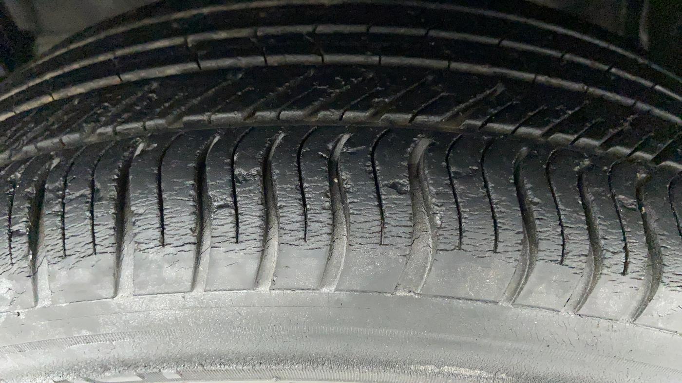 2016 Honda Jazz 1.2 V MT, Petrol, Manual, 40,012 km, Left Front Tyre Tread