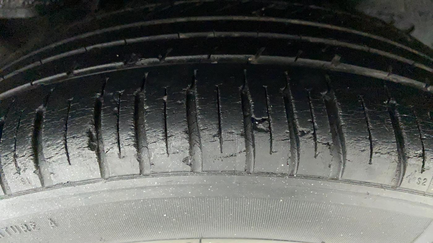 2016 Honda Jazz 1.2 V MT, Petrol, Manual, 40,012 km, Left Rear Tyre Tread