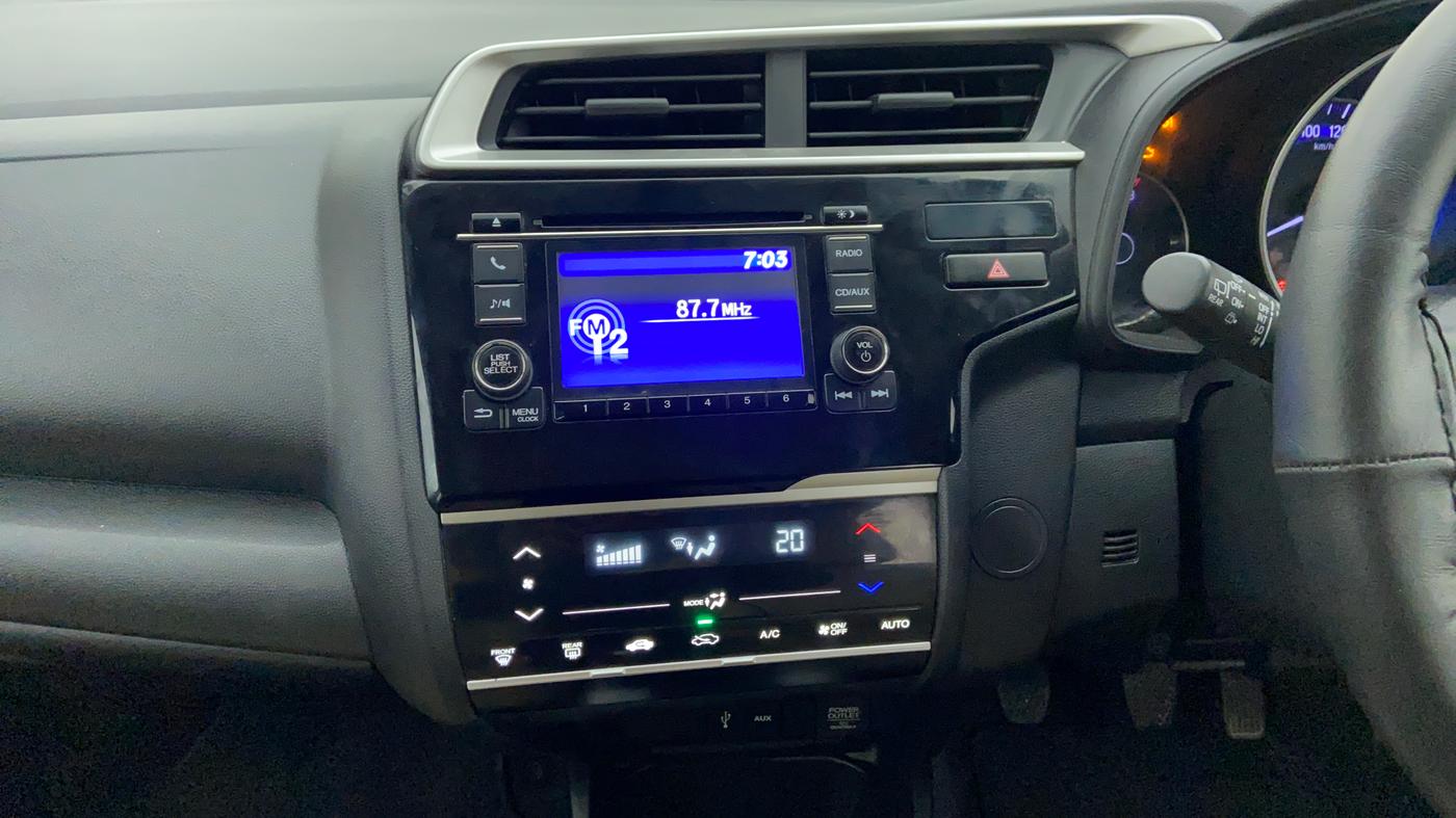 2016 Honda Jazz 1.2 V MT, Petrol, Manual, 40,012 km, Air Conditioner
