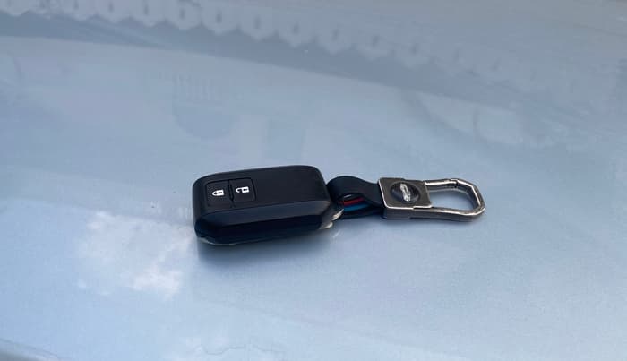 2025 Toyota Glanza G E-CNG, CNG, Manual, 9,848 km, Key Close Up