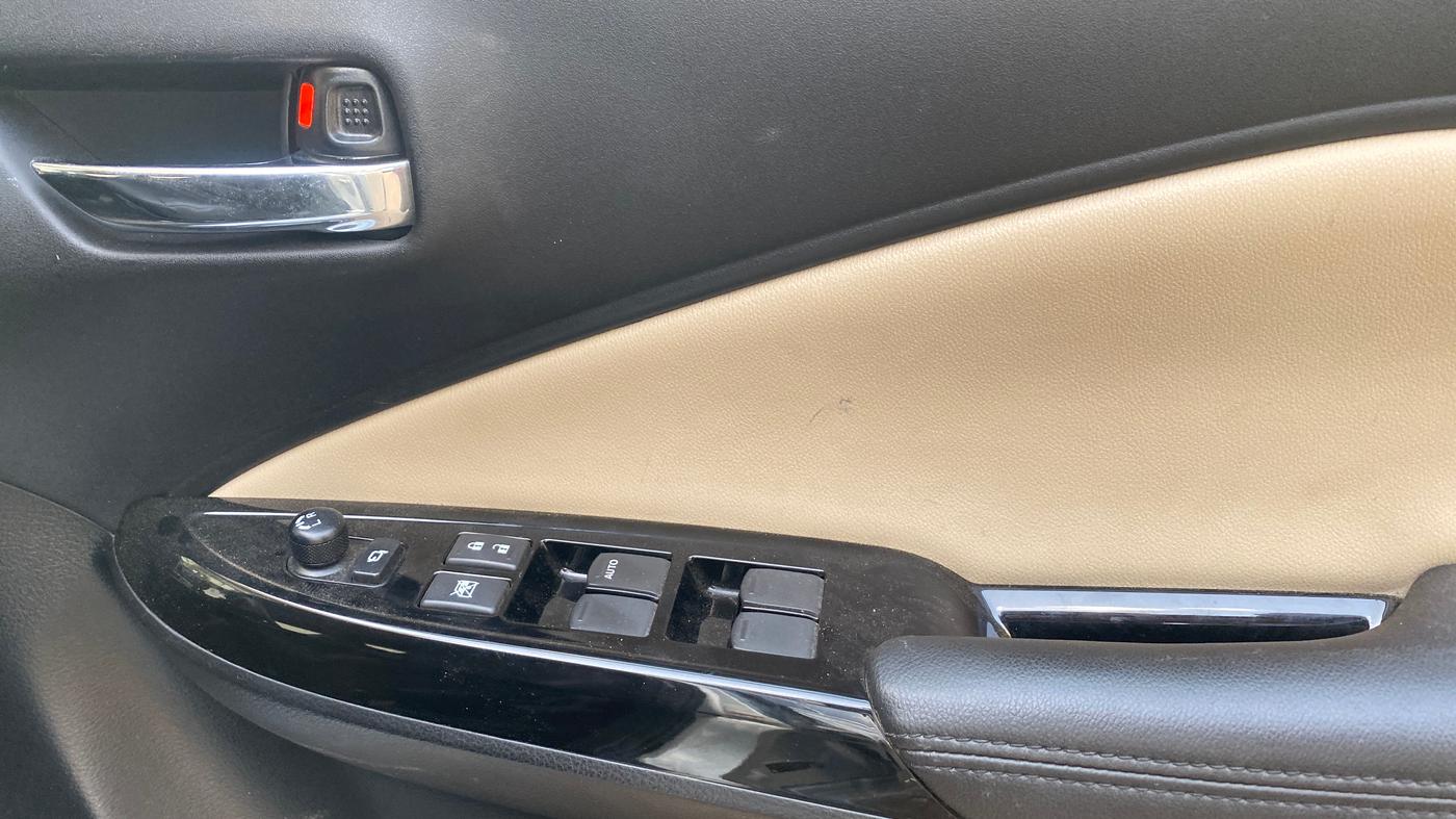 2025 Toyota Glanza G E-CNG, CNG, Manual, 9,848 km, Driver Side Door Panels Control