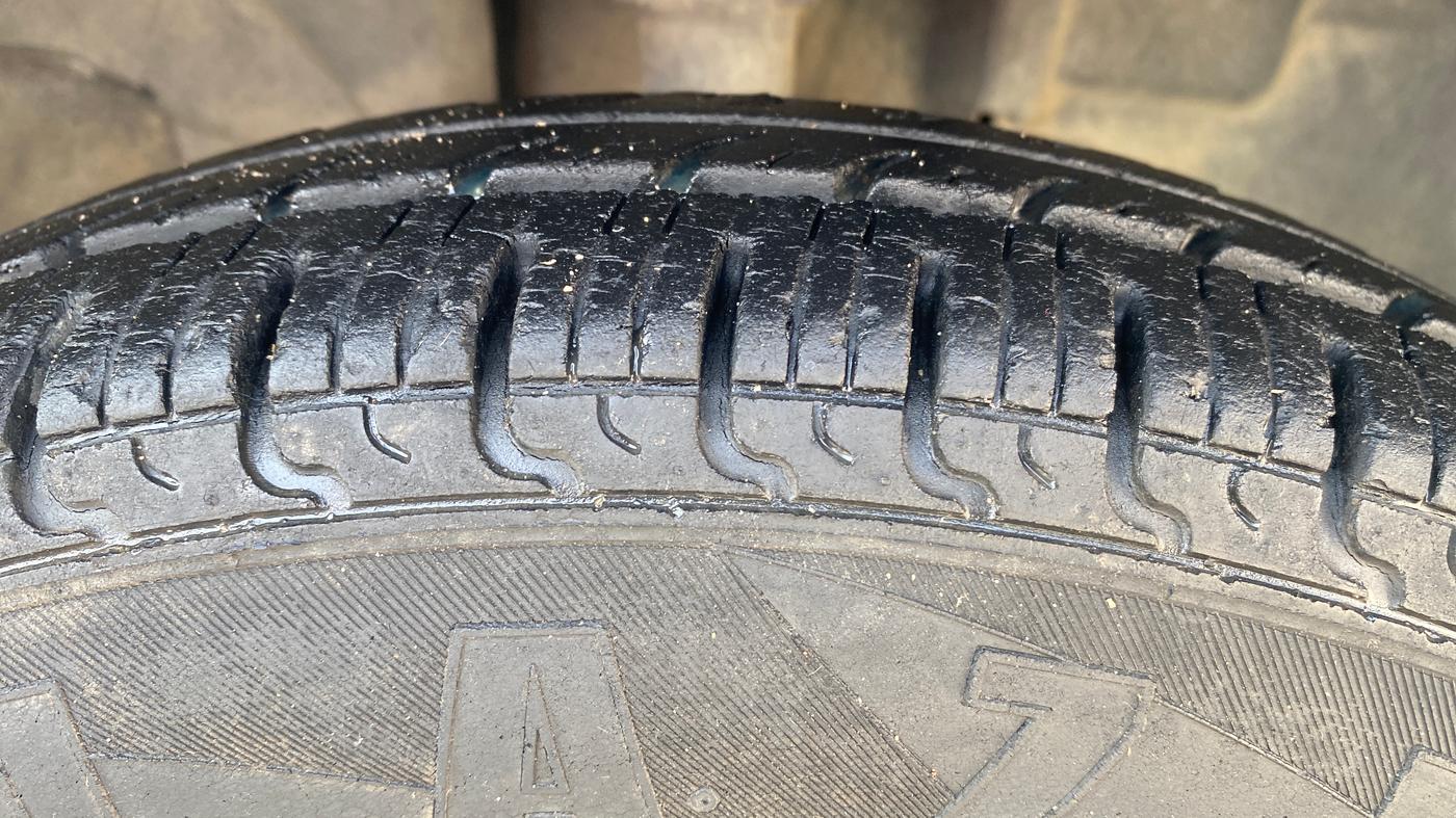 2018 Renault Kwid RXT 1.0 (O), Petrol, Manual, 27,037 km, Right Front Tyre Tread