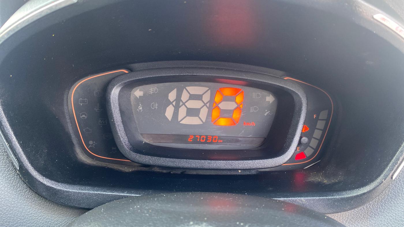 2018 Renault Kwid RXT 1.0 (O), Petrol, Manual, 27,037 km, Odometer Image