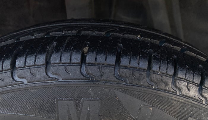 2018 Renault Kwid RXT 1.0 (O), Petrol, Manual, 27,015 km, Right Rear Tyre Tread