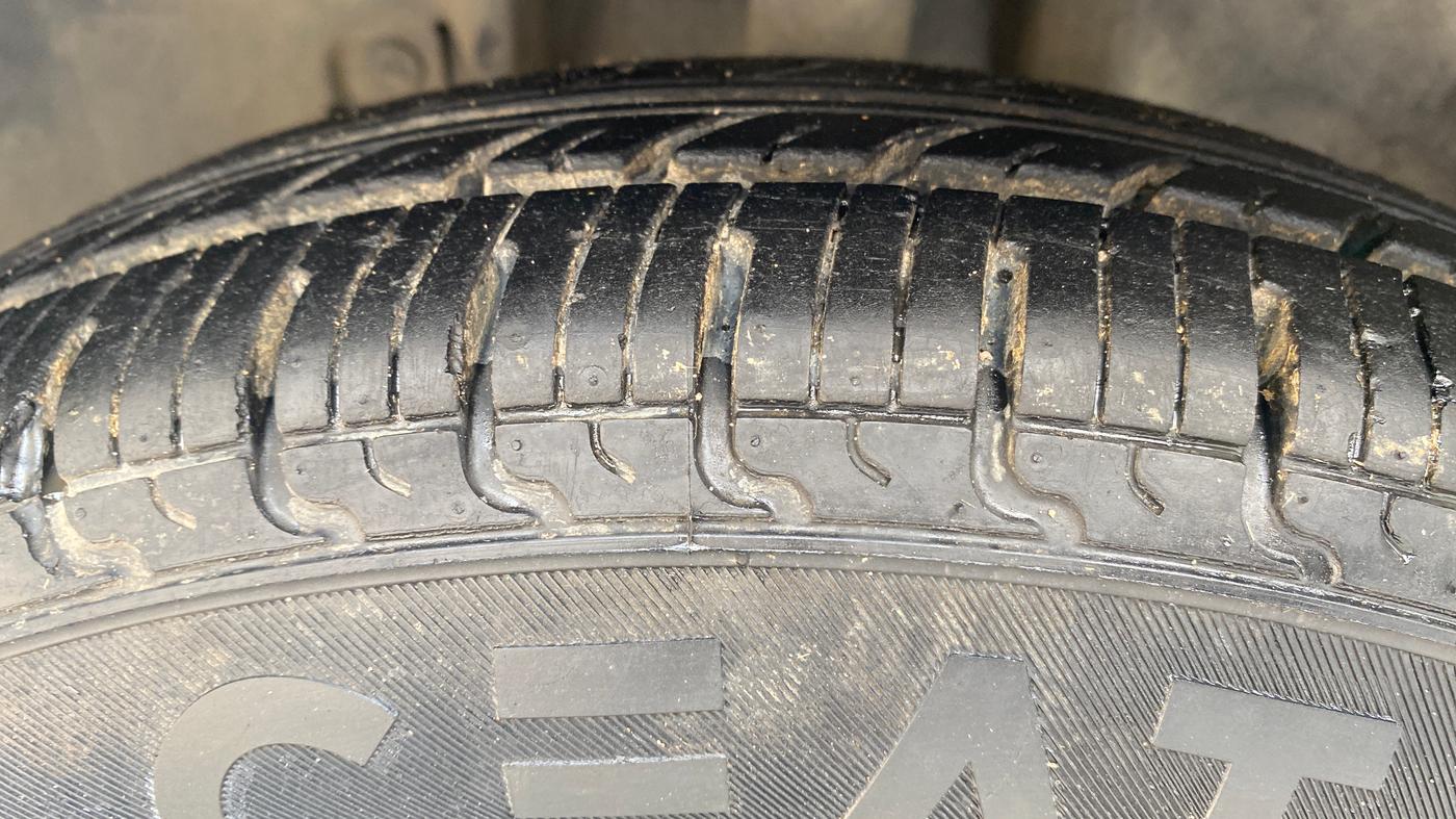 2018 Renault Kwid RXT 1.0 (O), Petrol, Manual, 27,037 km, Left Front Tyre Tread