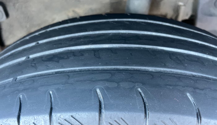 2021 Renault Duster RXZ 1.5 PETROL MT, Petrol, Manual, 75,397 km, Left Rear Tyre Tread