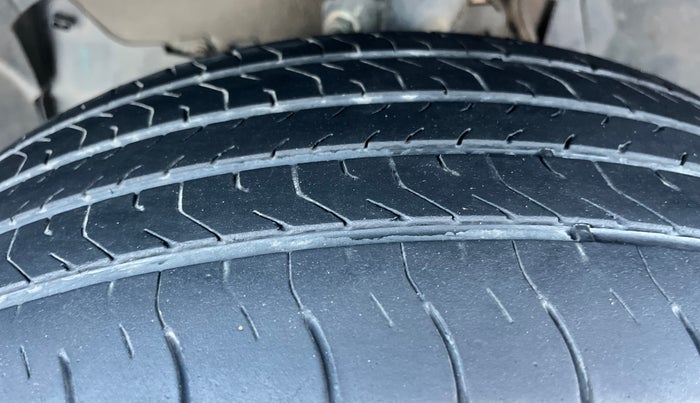 2021 Renault Duster RXZ 1.5 PETROL MT, Petrol, Manual, 75,397 km, Left Front Tyre Tread