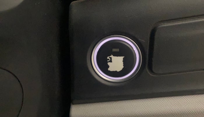 2020 Tata ALTROZ XZ PETROL, Petrol, Manual, 18,468 km, Keyless Start/ Stop Button