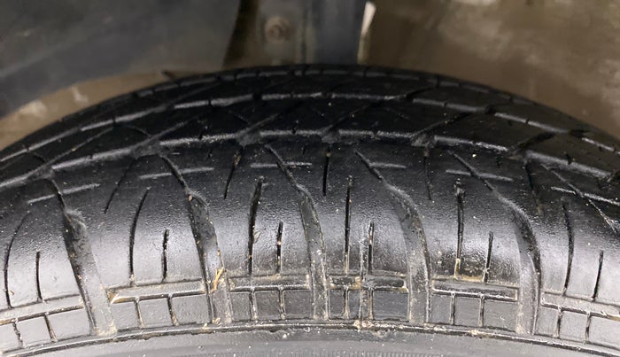 2020 Maruti Dzire VXI, Petrol, Manual, 95,866 km, Left Front Tyre Tread