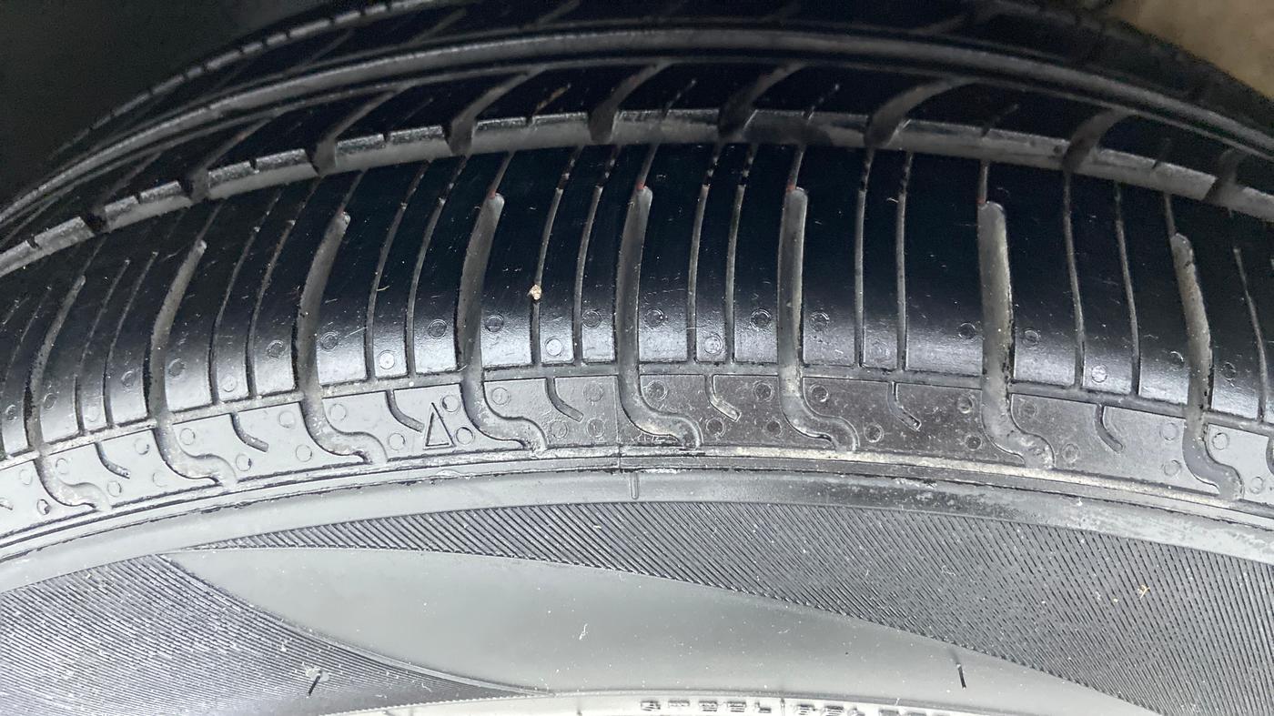 2014 Volkswagen Polo HIGHLINE1.2L PETROL, Petrol, Manual, 66,443 km, Left Front Tyre Tread