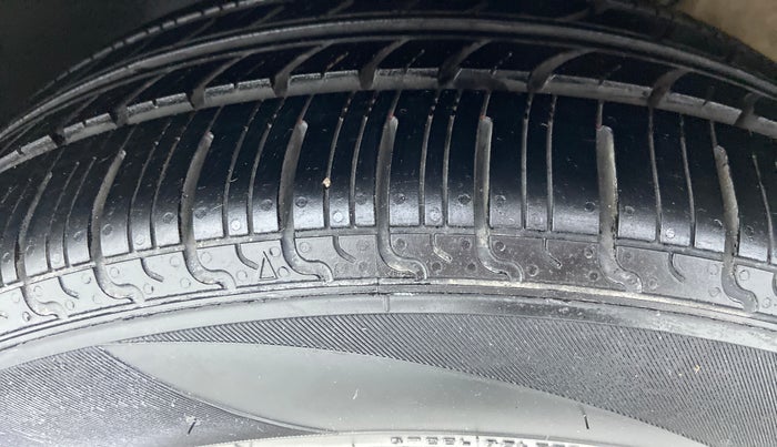 2014 Volkswagen Polo HIGHLINE1.2L PETROL, Petrol, Manual, 66,443 km, Left Front Tyre Tread