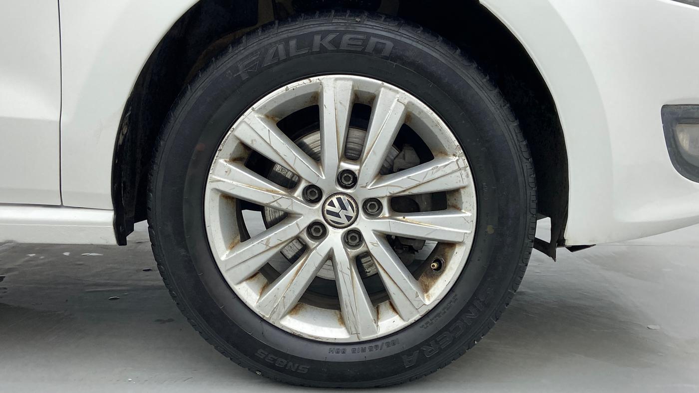 2014 Volkswagen Polo HIGHLINE1.2L PETROL, Petrol, Manual, 66,443 km, Right Front Wheel