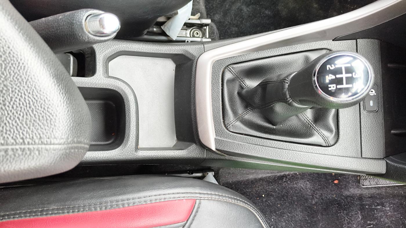 2024 Maruti BREZZA ZXI + SMART HYBRID, Petrol, Manual, 18,387 km, Gear Lever