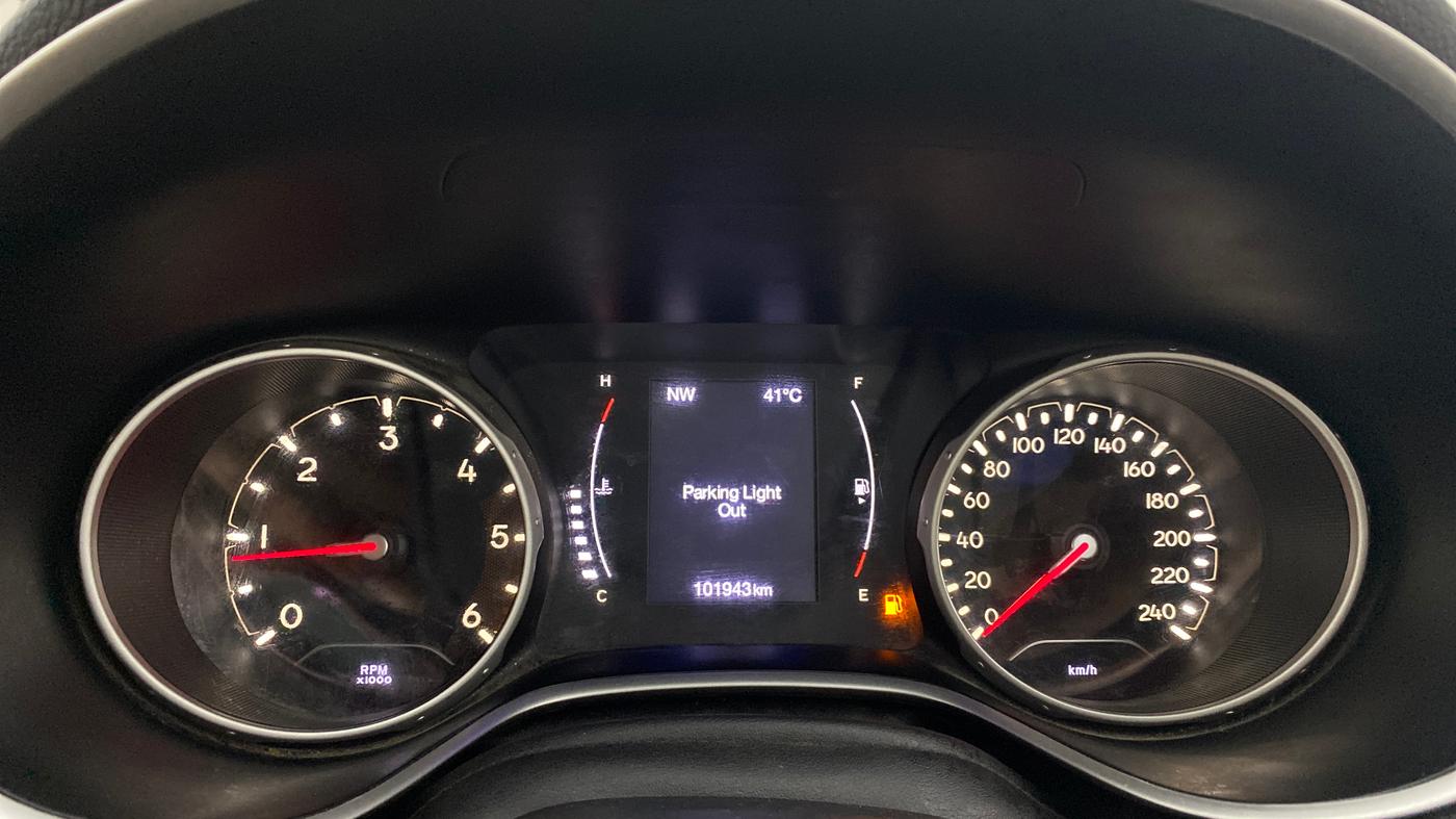 2017 Jeep Compass LONGITUDE (O) 2.0 DIESEL, Diesel, Manual, 1,01,910 km, Odometer Image