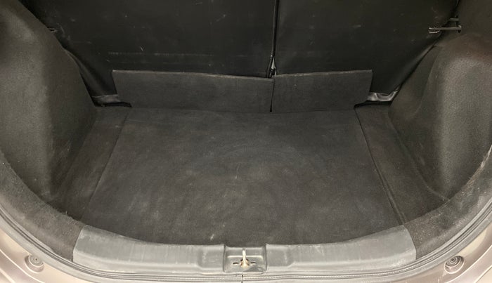 2017 Honda Jazz VX  1.2, Petrol, Manual, 46,165 km, Boot Inside