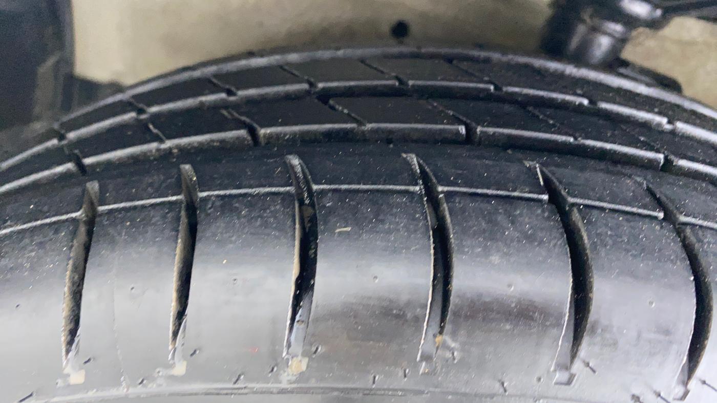 2014 Maruti Celerio VXI d, Petrol, Manual, 40,059 km, Left Front Tyre Tread