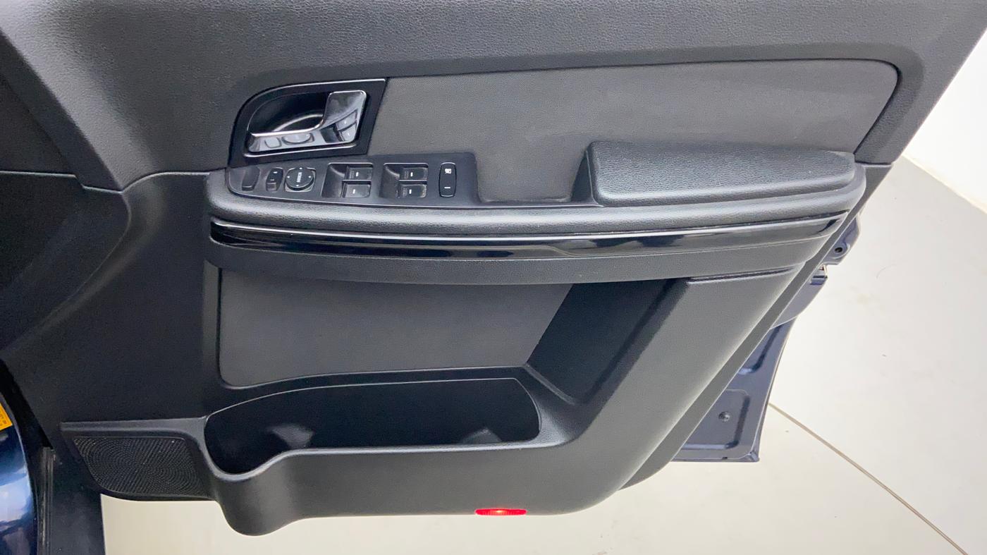 2018 Tata Hexa Varicor 320 XE, Diesel, Manual, 29,808 km, Driver Side Door Panels Controls