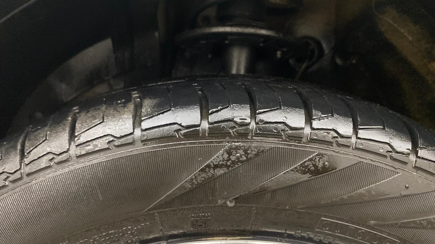 2019 Toyota Glanza V CVT, Petrol, Automatic, 75,116 km, Left Front Tyre Tread