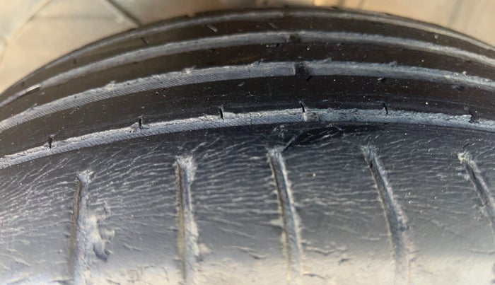 2017 Maruti Baleno ALPHA PETROL 1.2, Petrol, Manual, 71,687 km, Left Front Tyre Tread