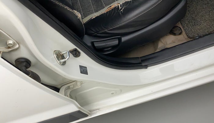 2015 Hyundai Grand i10 SPORTZ 1.1 CRDI, Diesel, Manual, 88,815 km, Right B pillar - Paint is slightly faded