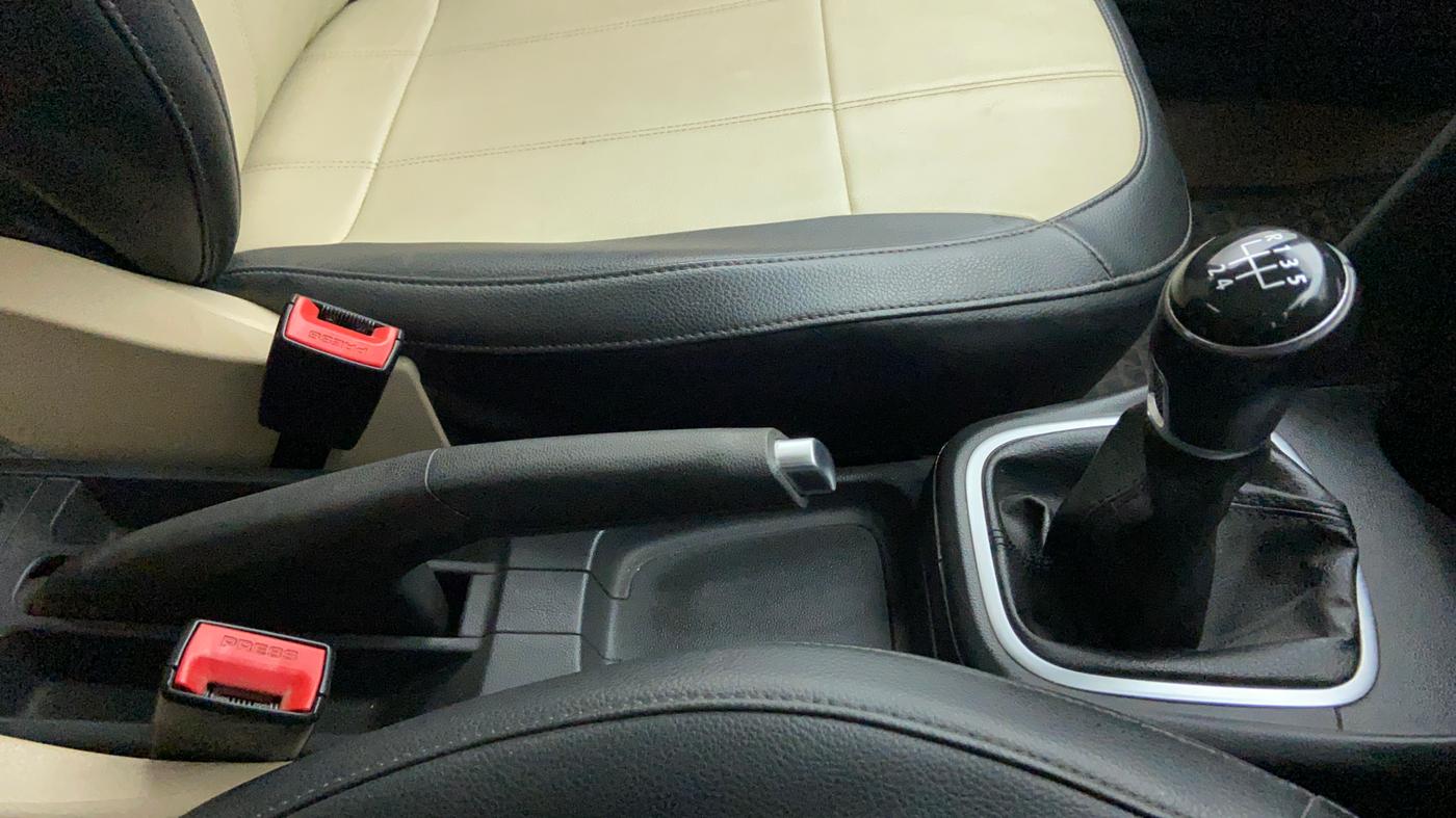 2015 Volkswagen Polo HIGHLINE1.2L PETROL, Petrol, Manual, 64,144 km, Gear Lever