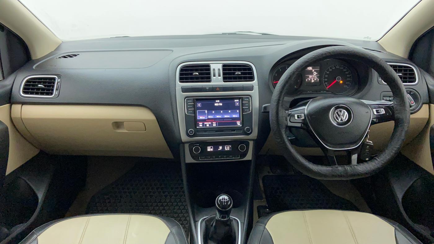 2015 Volkswagen Polo HIGHLINE1.2L PETROL, Petrol, Manual, 64,144 km, Dashboard View