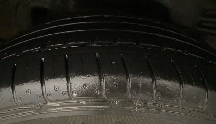 2015 Toyota Corolla Altis JS PETROL, Petrol, Manual, 62,153 km, Left Rear Tyre Tread