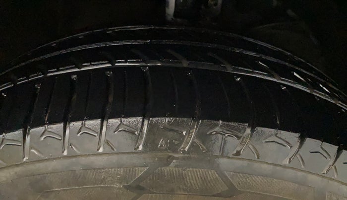 2016 Maruti Baleno DELTA PETROL 1.2, Petrol, Manual, 44,985 km, Right Front Tyre Tread