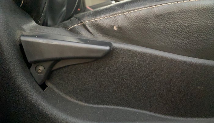 2018 Tata Tiago XT PETROL, CNG, Manual, 72,080 km, Driver Side Adjustment Panel