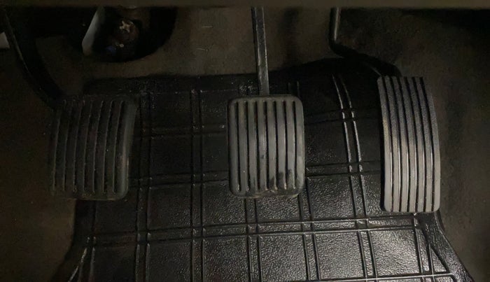 2012 Hyundai i10 MAGNA 1.1, Petrol, Manual, 1,08,130 km, Pedals