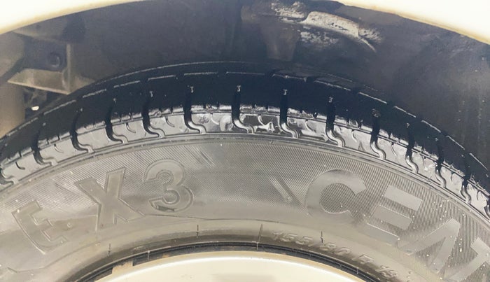 2012 Hyundai i10 MAGNA 1.1, Petrol, Manual, 1,08,130 km, Left Front Tyre Tread