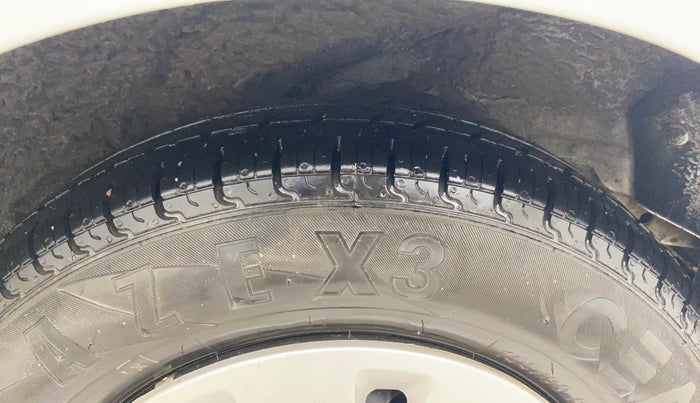 2012 Hyundai i10 MAGNA 1.1, Petrol, Manual, 1,08,130 km, Left Rear Tyre Tread