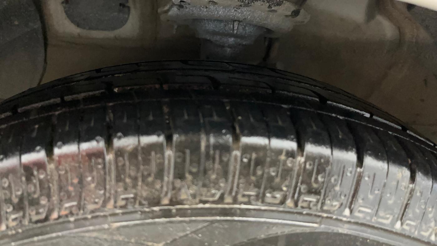 2019 Hyundai Grand i10 MAGNA 1.2 KAPPA VTVT, CNG, Manual, 42,151 km, Left Front Tyre Tread