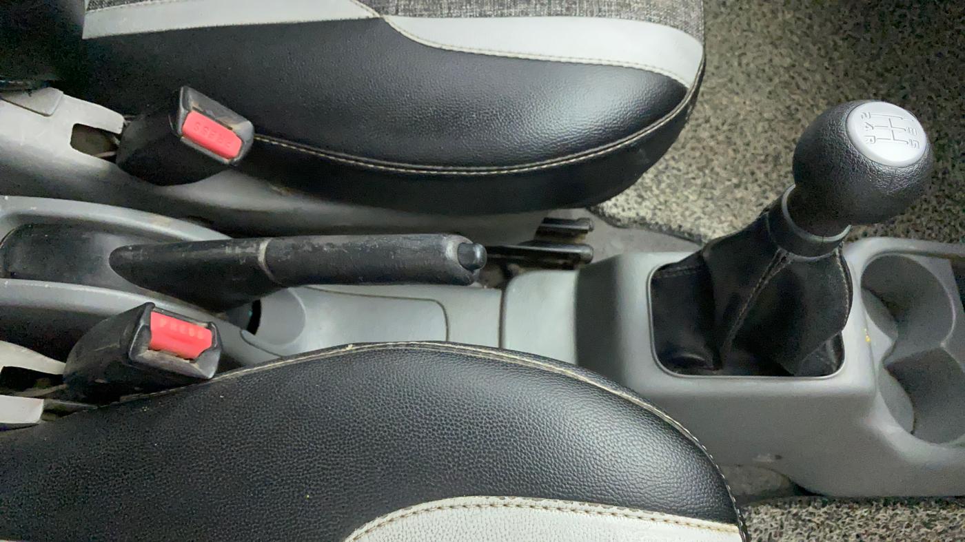 2014 Maruti Alto K10 VXI, Petrol, Manual, 96,327 km, Gear Lever