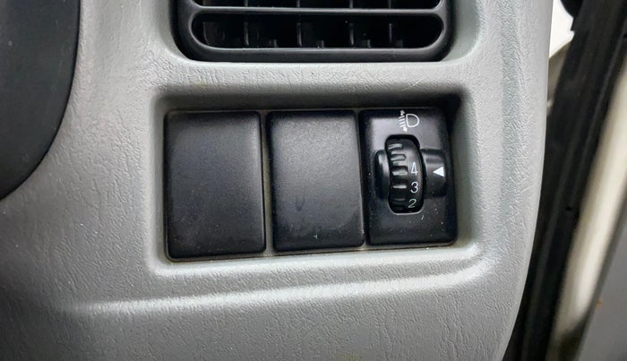 2014 Maruti Alto K10 VXI, Petrol, Manual, 96,327 km, Dashboard - Headlight height adjustment not working