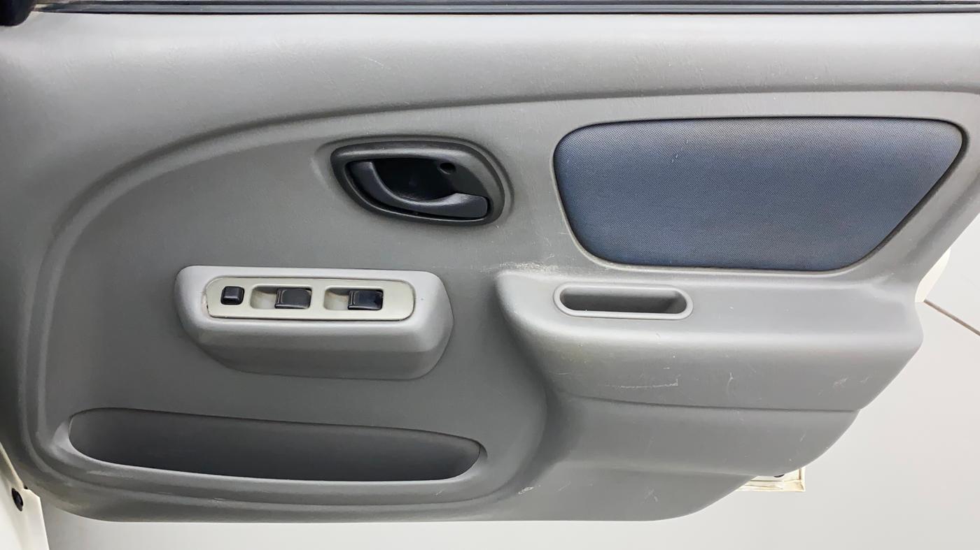 2014 Maruti Alto K10 VXI, Petrol, Manual, 96,327 km, Driver Side Door Panels Control